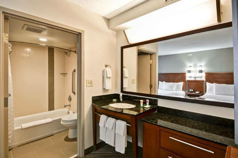 Hyatt Place Greenville/Haywood מראה חיצוני תמונה